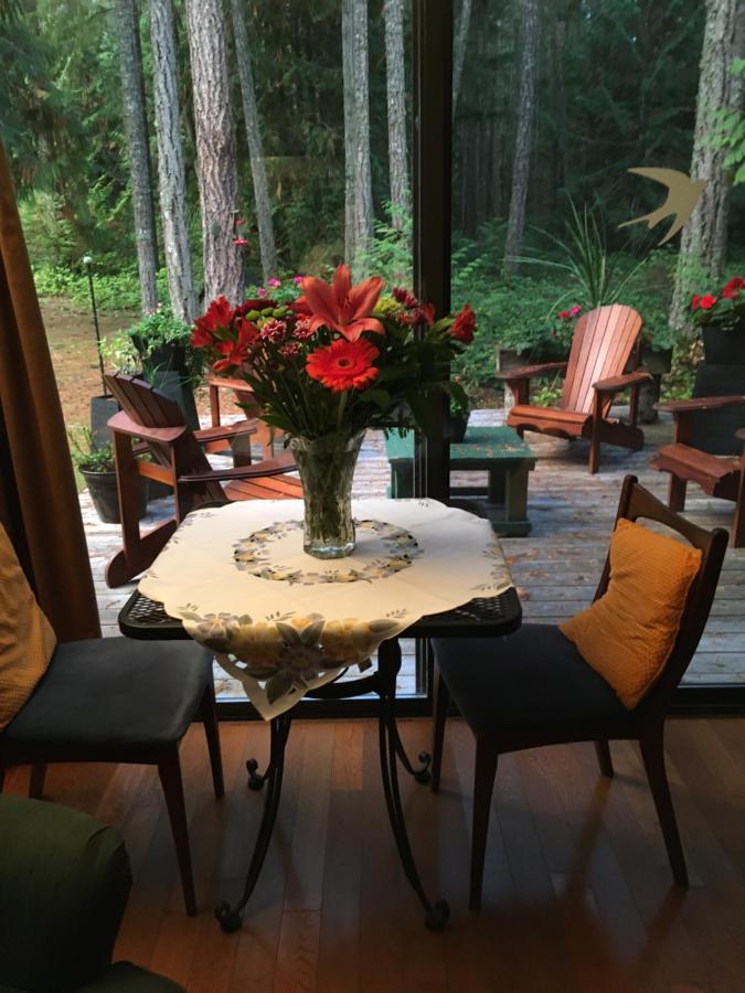 Cedar Song B&B Parksville Exterior photo