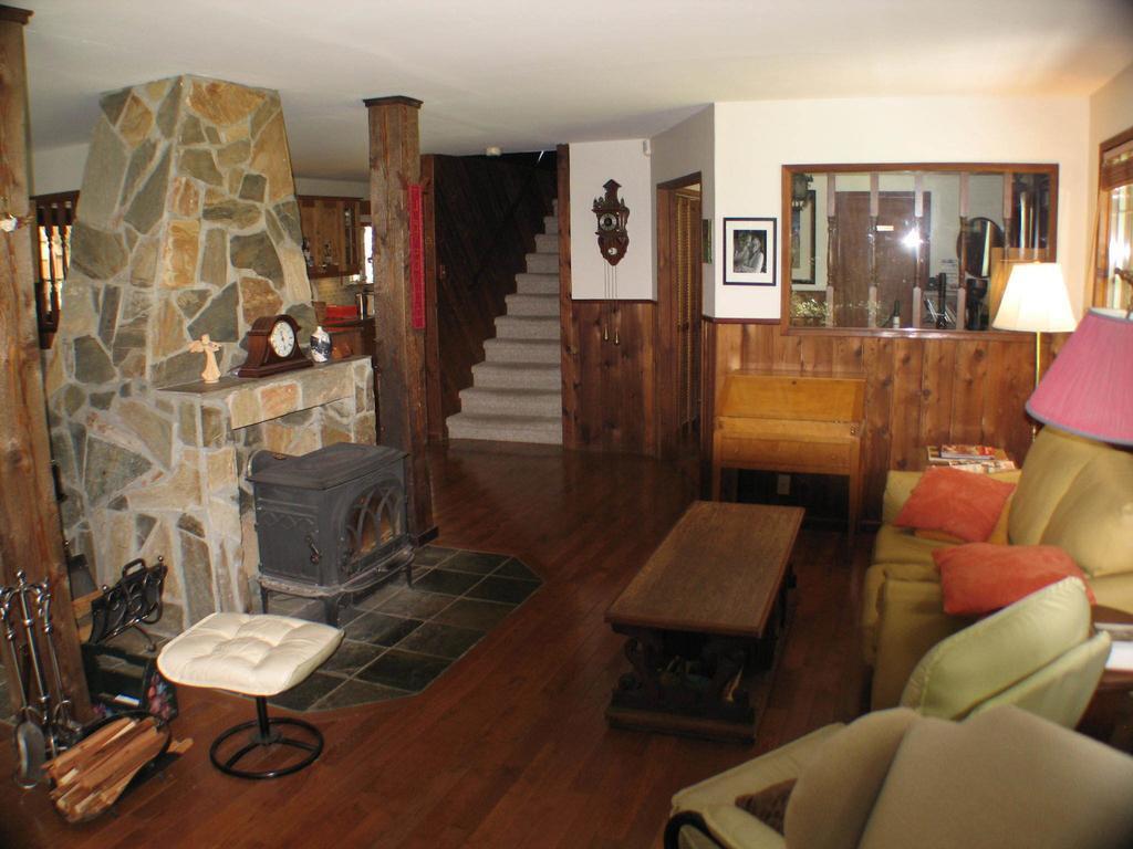 Cedar Song B&B Parksville Exterior photo